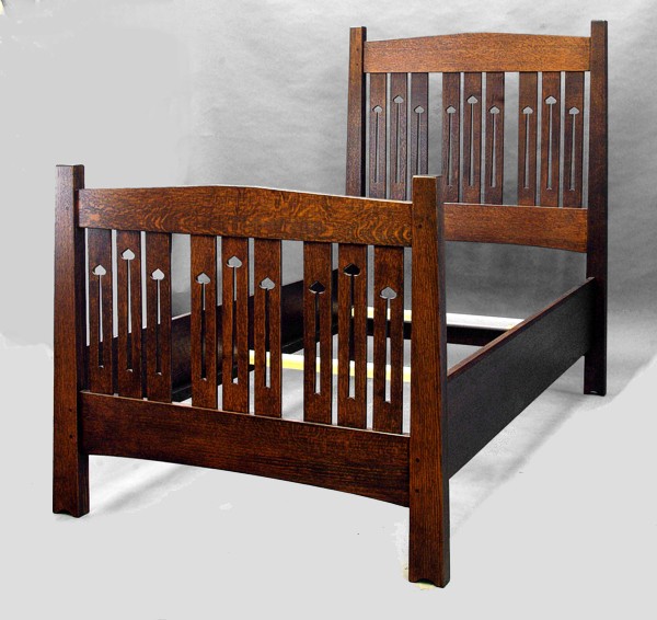 Mackintosh Queen Bed